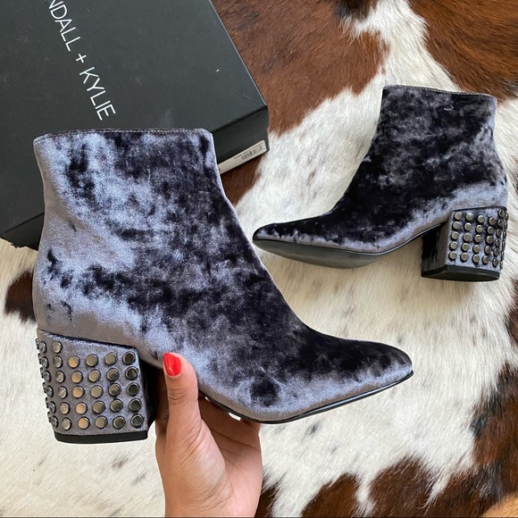 Kendall + Kylie Velvet Studded Blythe Boots 7 - Picture 2 of 13